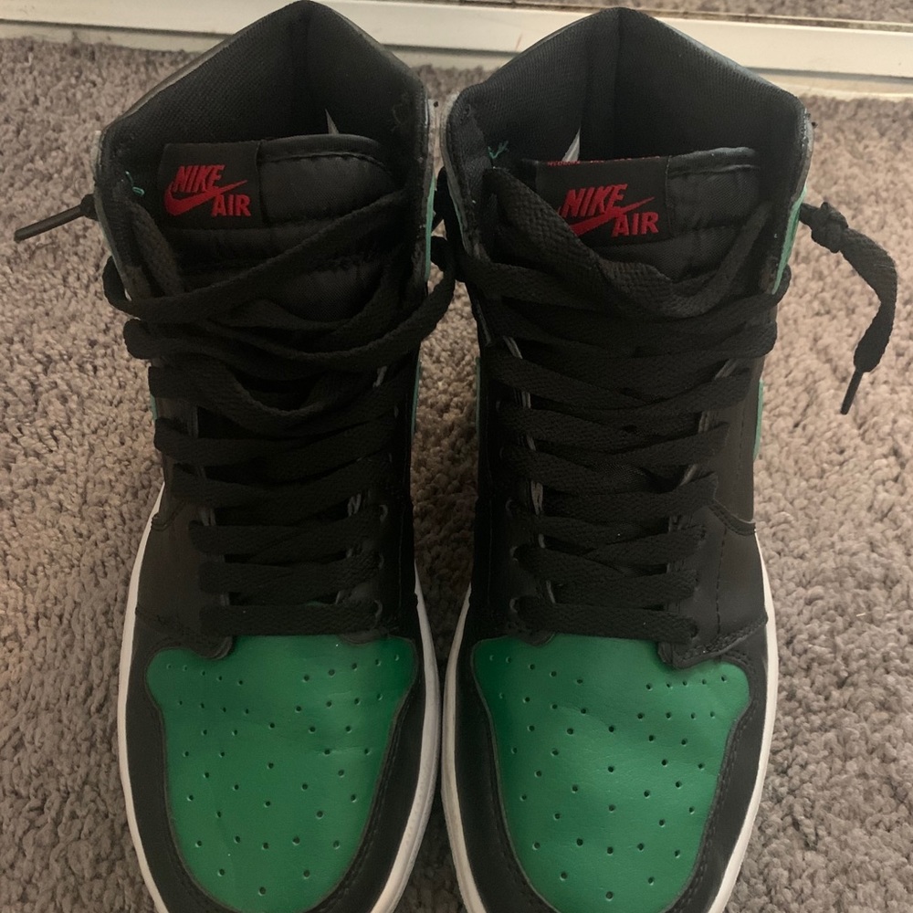 Air Jordan 1s Retro High OG Pine green